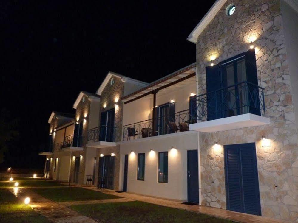 Ilianthos Apartments & Studios Mikros Gialos Extérieur photo