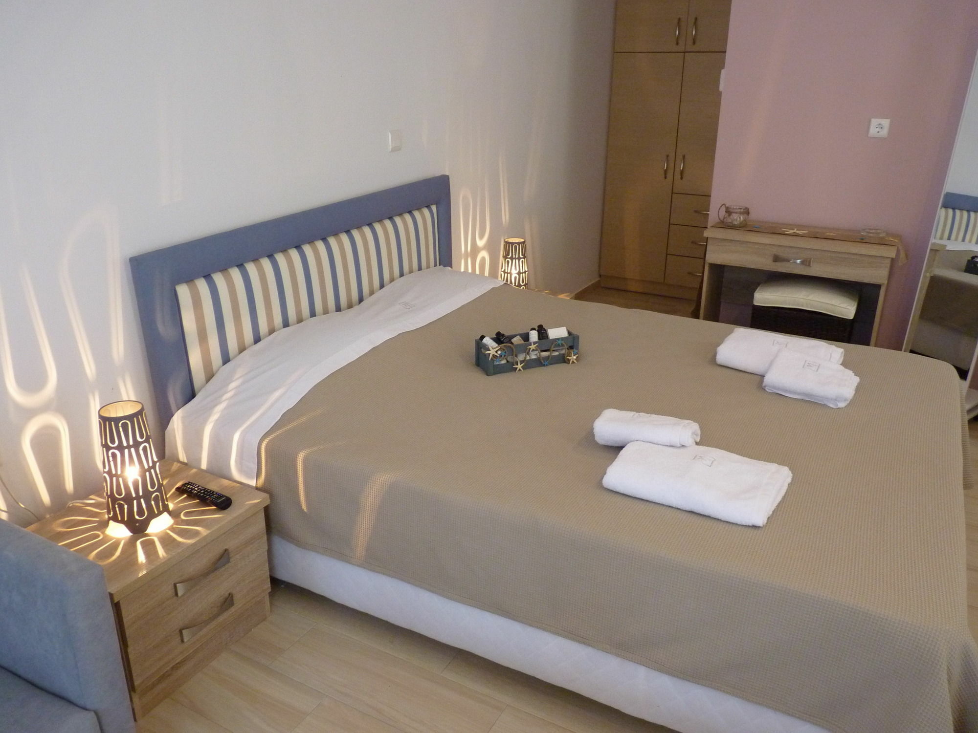 Ilianthos Apartments & Studios Mikros Gialos Extérieur photo